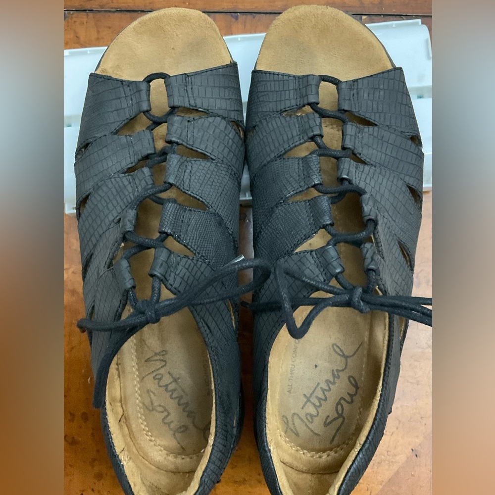Natural Sole Lace Up Sandals Size 8.5, Black, Cushioned Suede Insole